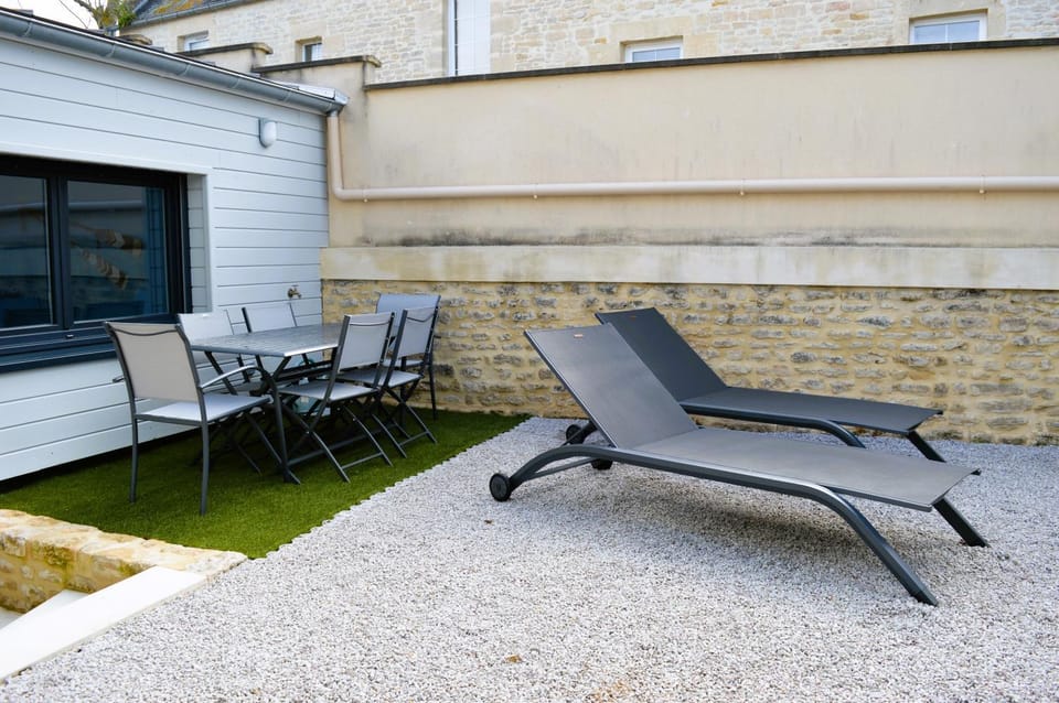 Patio, sunbed