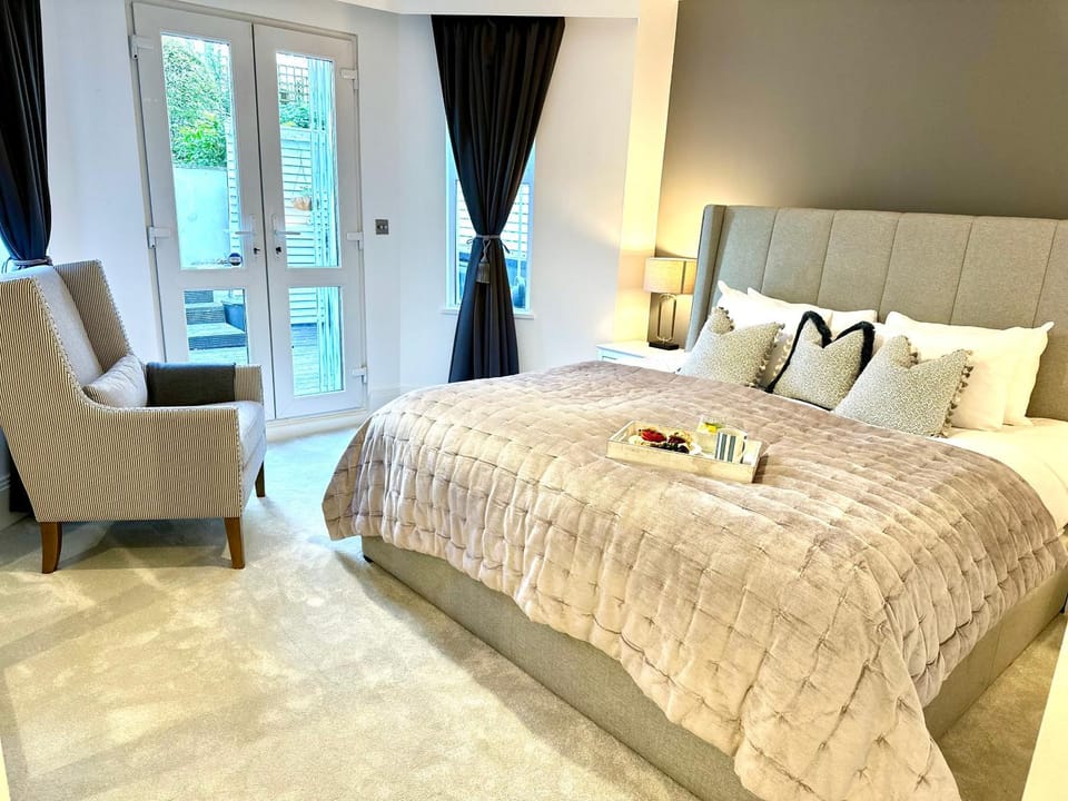 Bed, Bedroom