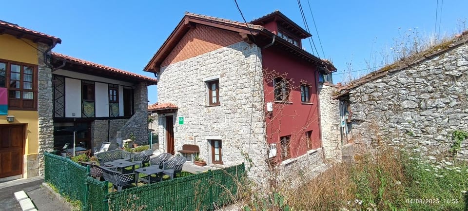 Property building, Day, Garden, Garden view, internet