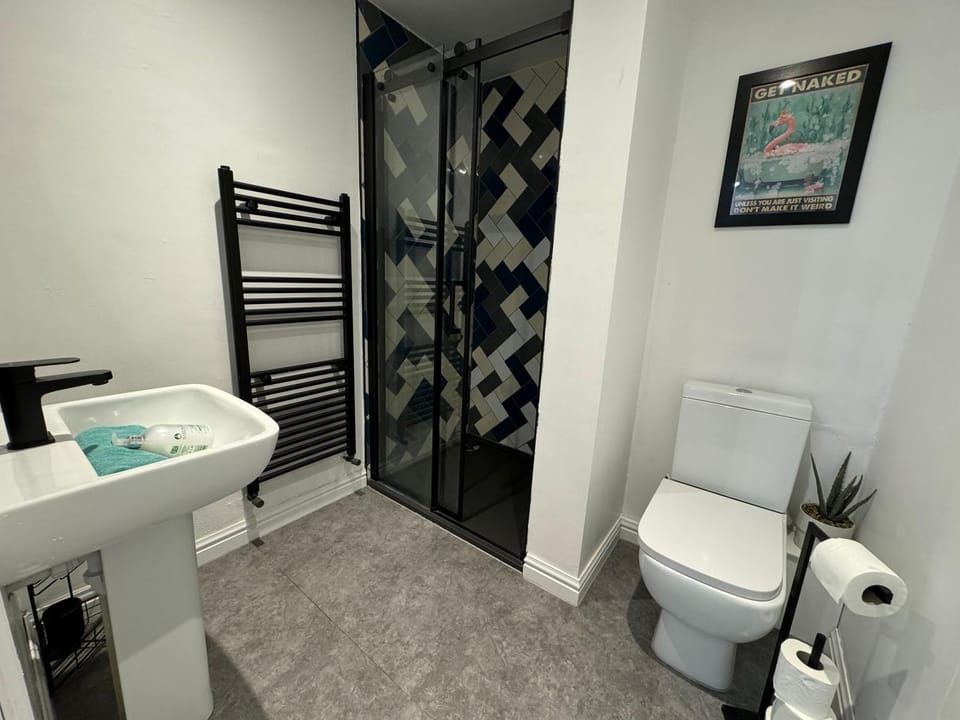 By Lushlets - Apartments Games Room Hot Tub - Great for Hens Stags and Sporting groups Apartment in Cardiff