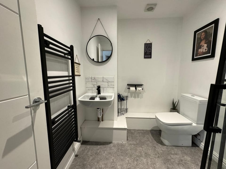 By Lushlets - Apartments Games Room Hot Tub - Great for Hens Stags and Sporting groups Apartment in Cardiff