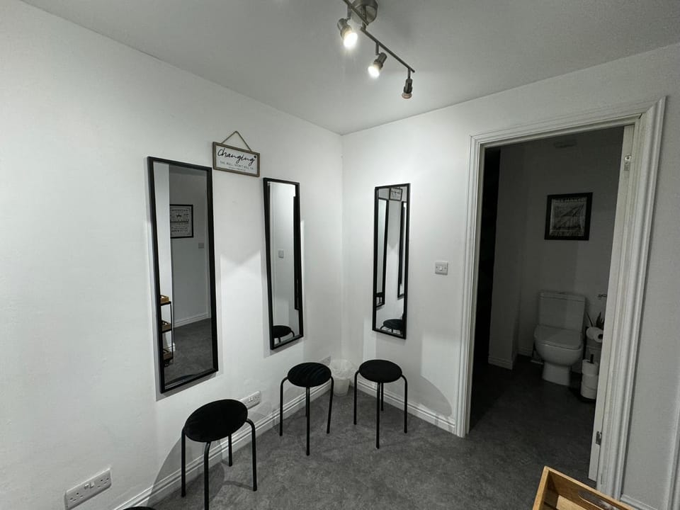 By Lushlets - Apartments Games Room Hot Tub - Great for Hens Stags and Sporting groups Apartment in Cardiff