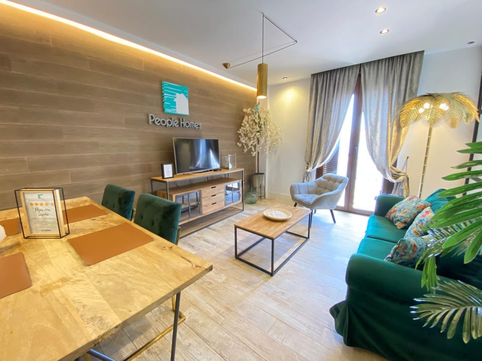 TV and multimedia, Living room, Seating area