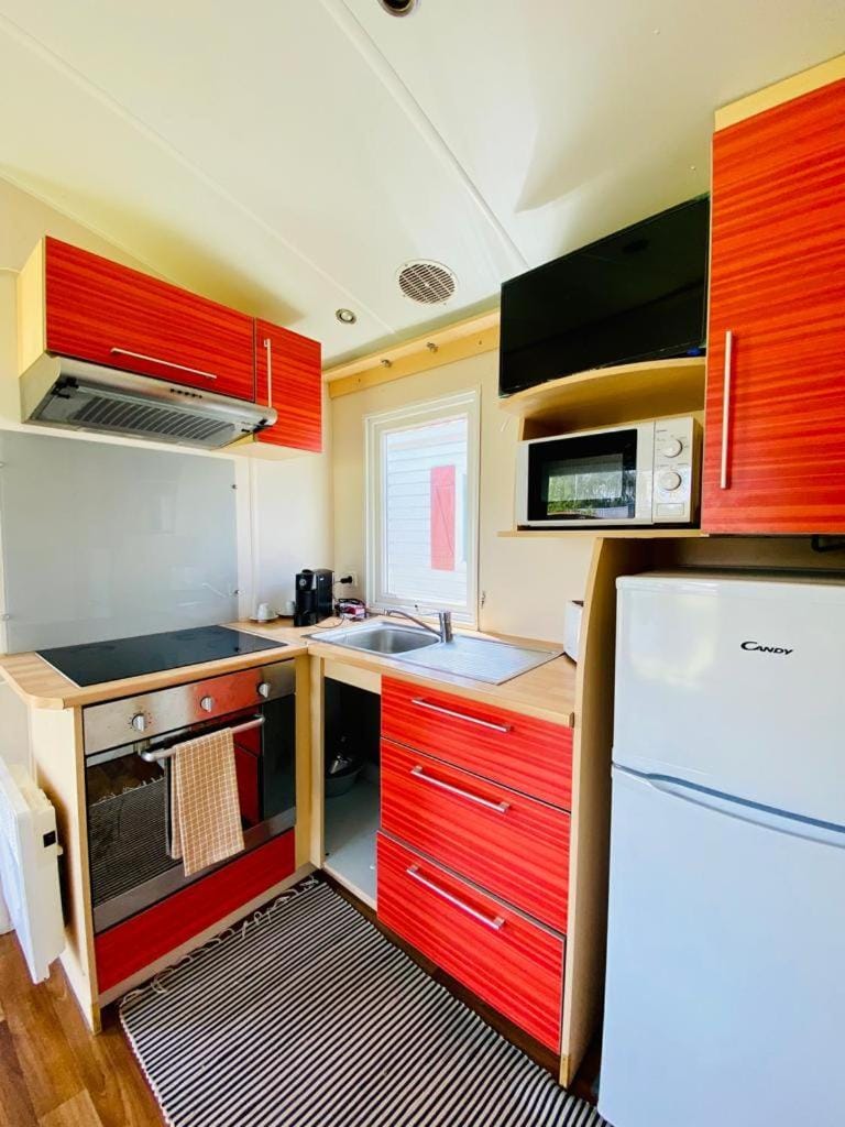 Kitchen or kitchenette, minibar, pet friendly, stove, toaster