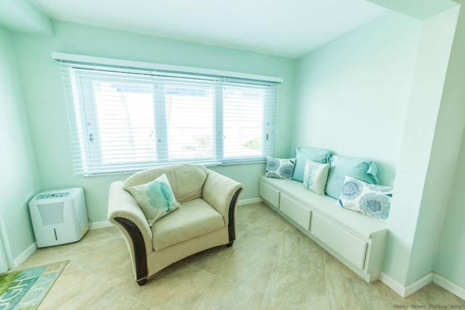 Gorgeous Ocean Views! Welcome to Bella Breeze! BeachFront 2BR 2BA Apartment in St. Croix