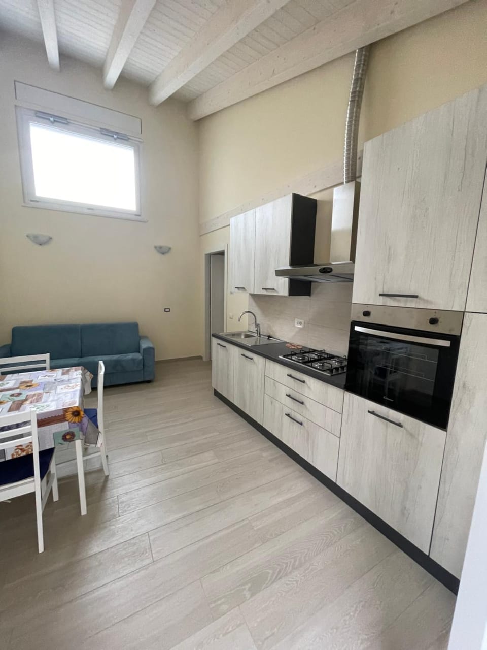 Kitchen or kitchenette, Living room