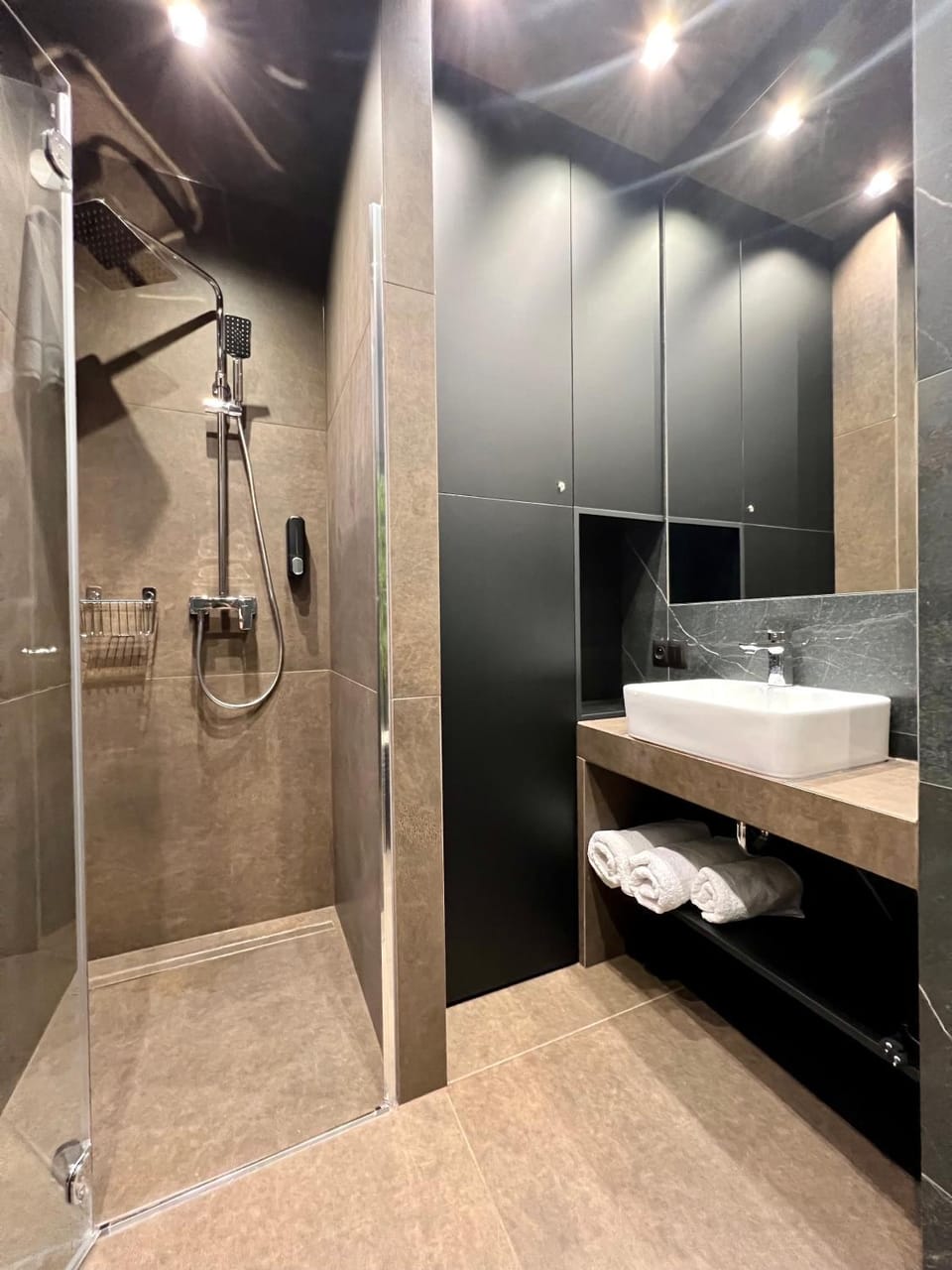 Shower, Toilet, Bathroom, heating, washing machine