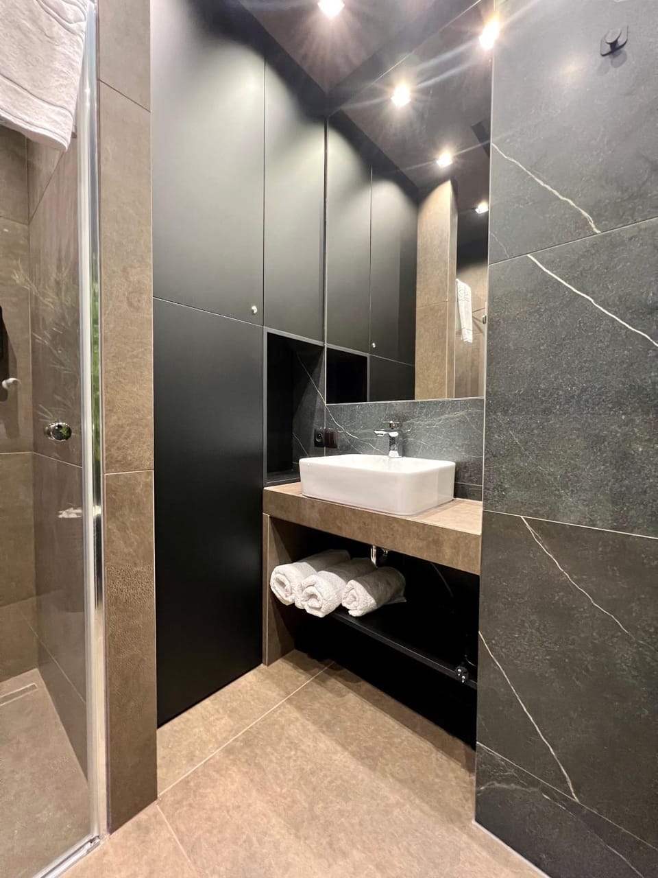 Shower, Bathroom, heating, washing machine