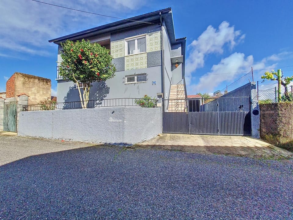 Property building, Facade/entrance, Day, Street view