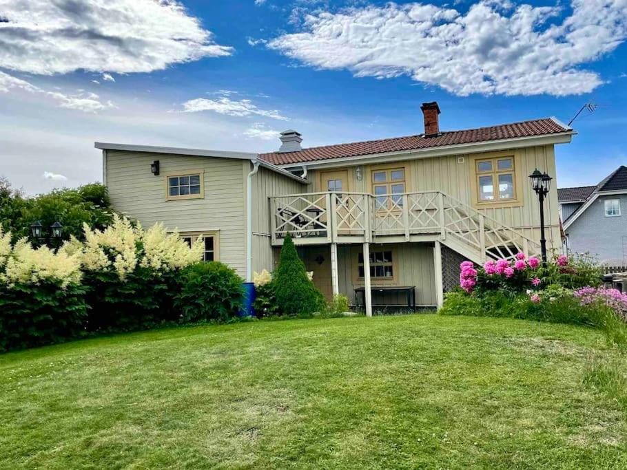 Property building, Garden, Garden view