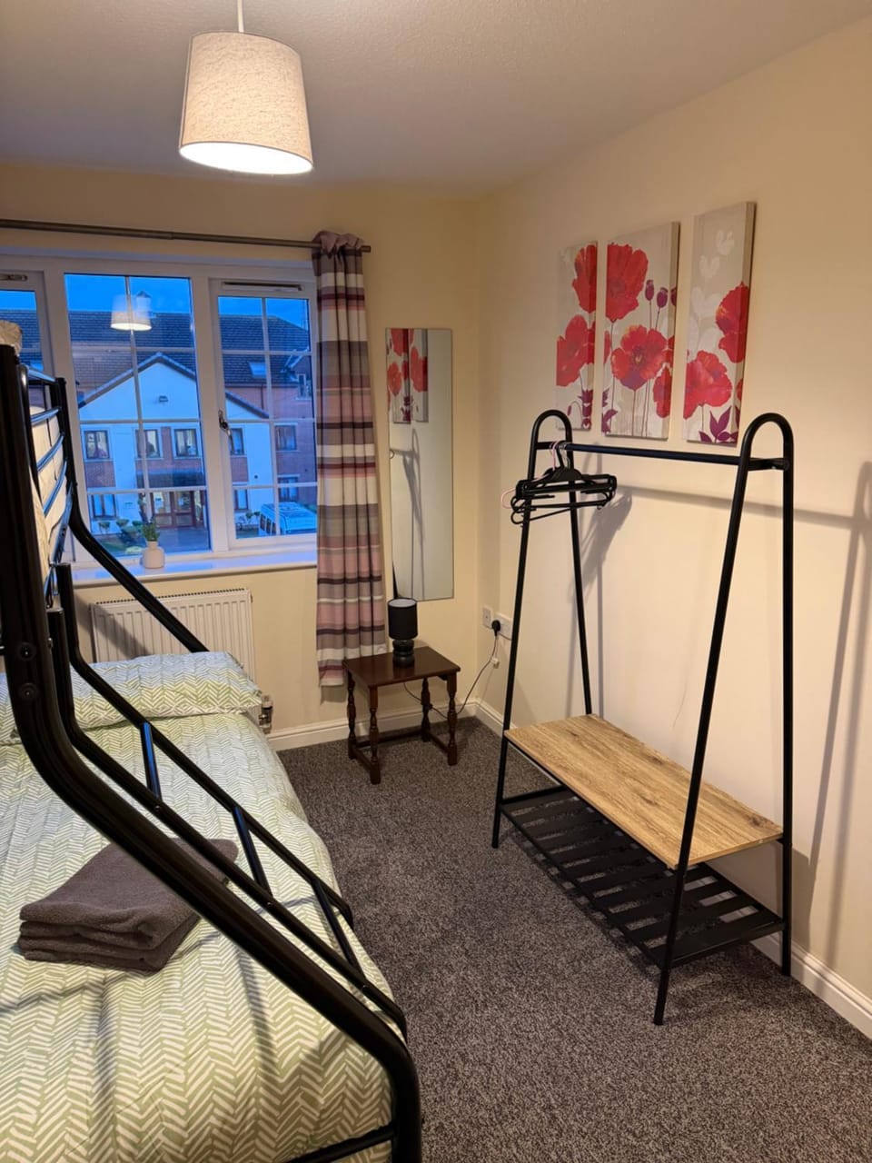 Large, 3 Floors, Sleeps 14, 3 Baths, View, Parking, Grimsby Cleethorpes House in Grimsby
