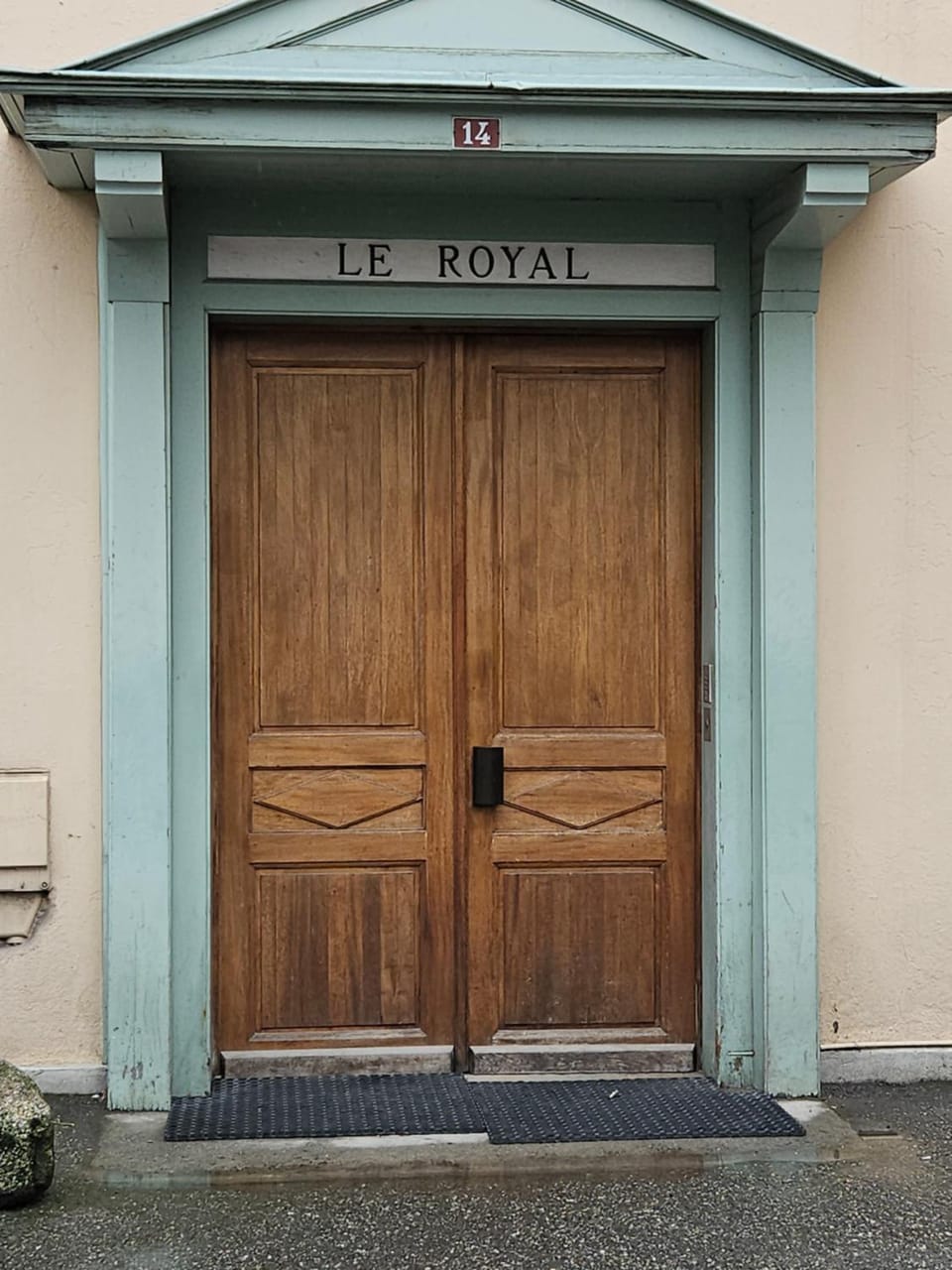 Facade/entrance