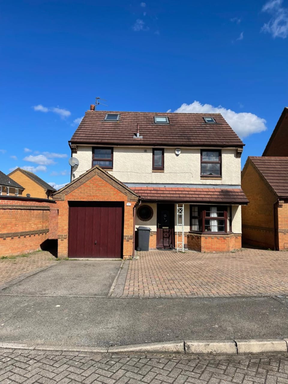 Property building, Day, Street view