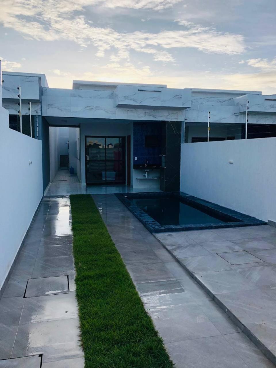 Facade/entrance, Swimming pool
