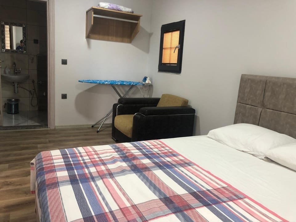 Bathroom, Bedroom, air conditioner