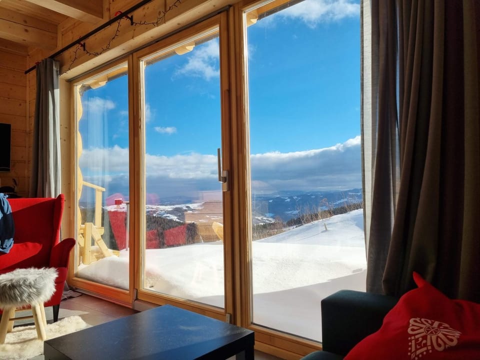 View (from property/room), Balcony/Terrace, Mountain view