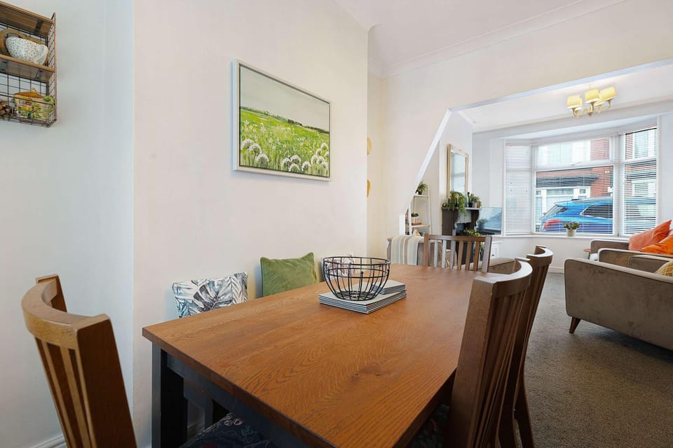 Charming 3 Bed Steps from Redcar Beach & Station House in England