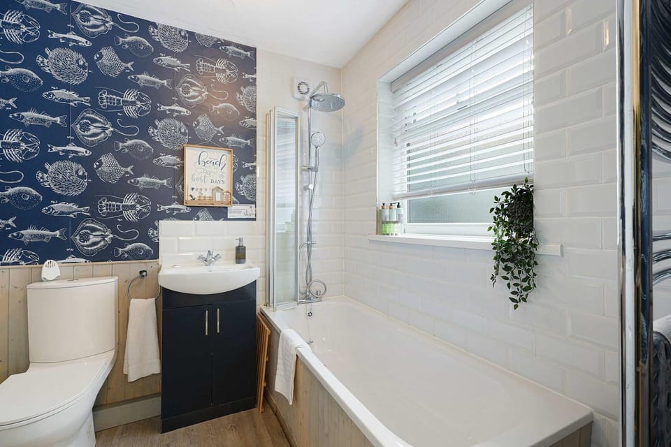 Charming 3 Bed Steps from Redcar Beach & Station House in England