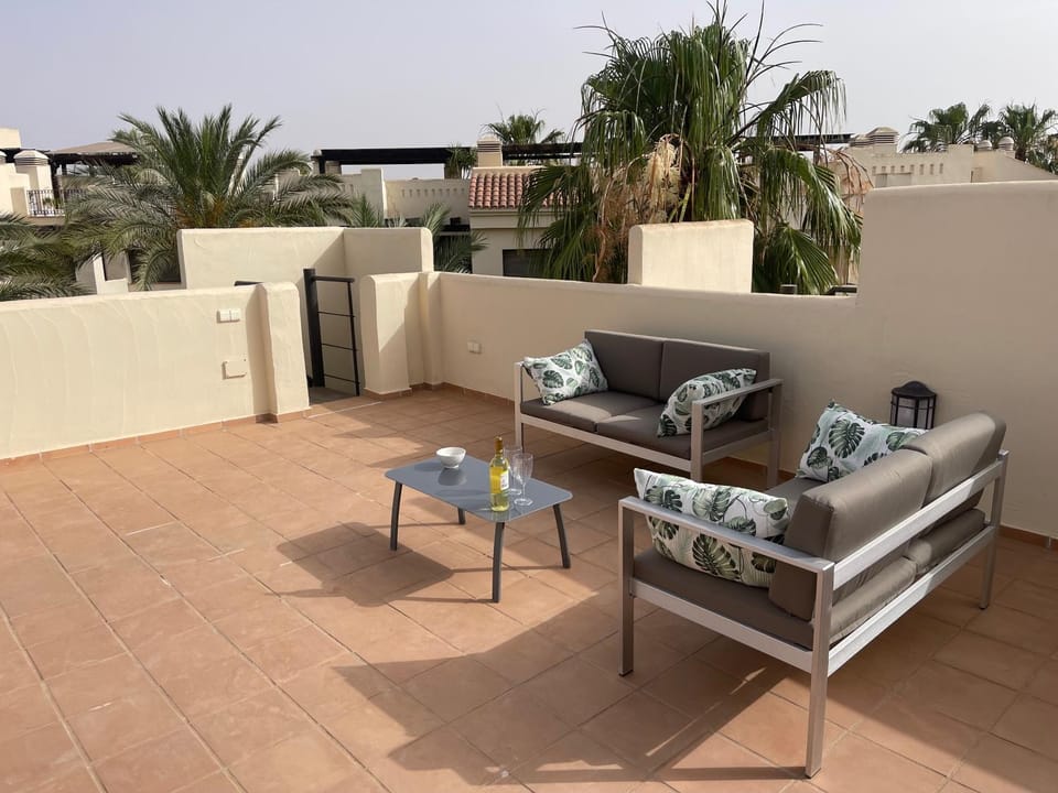 Day, Seating area