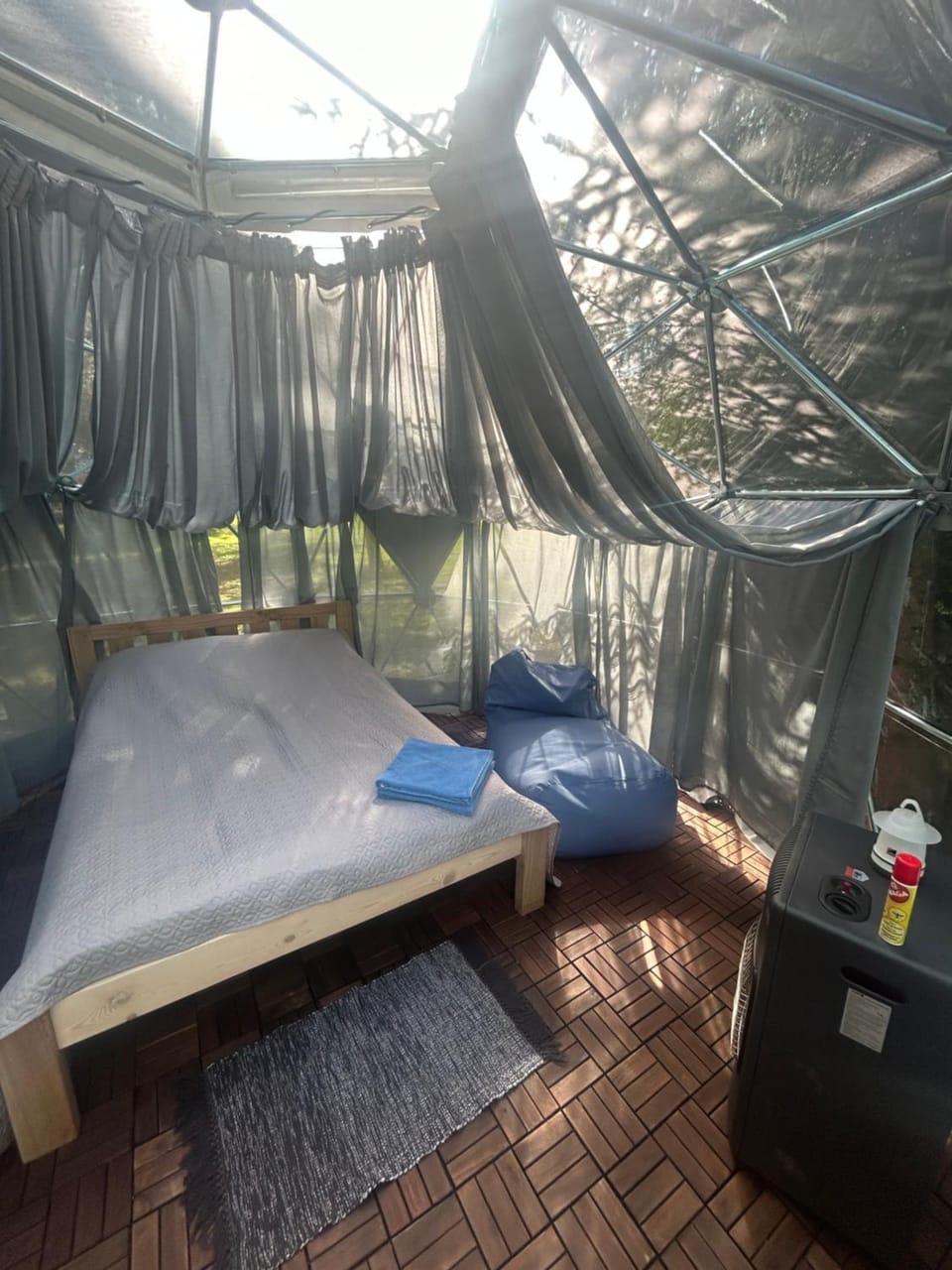 Bed, Photo of the whole room