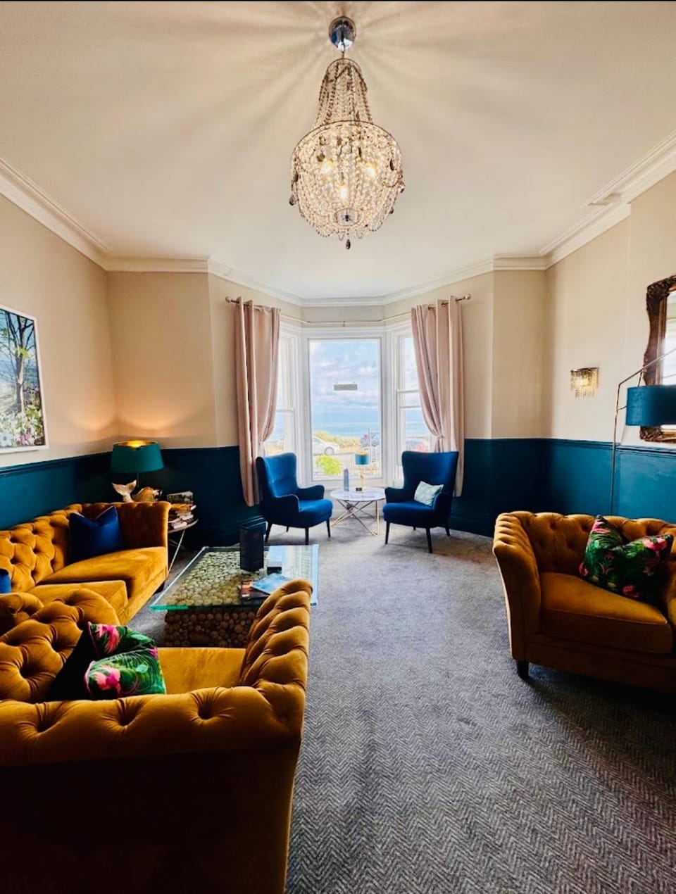 Communal lounge/ TV room
