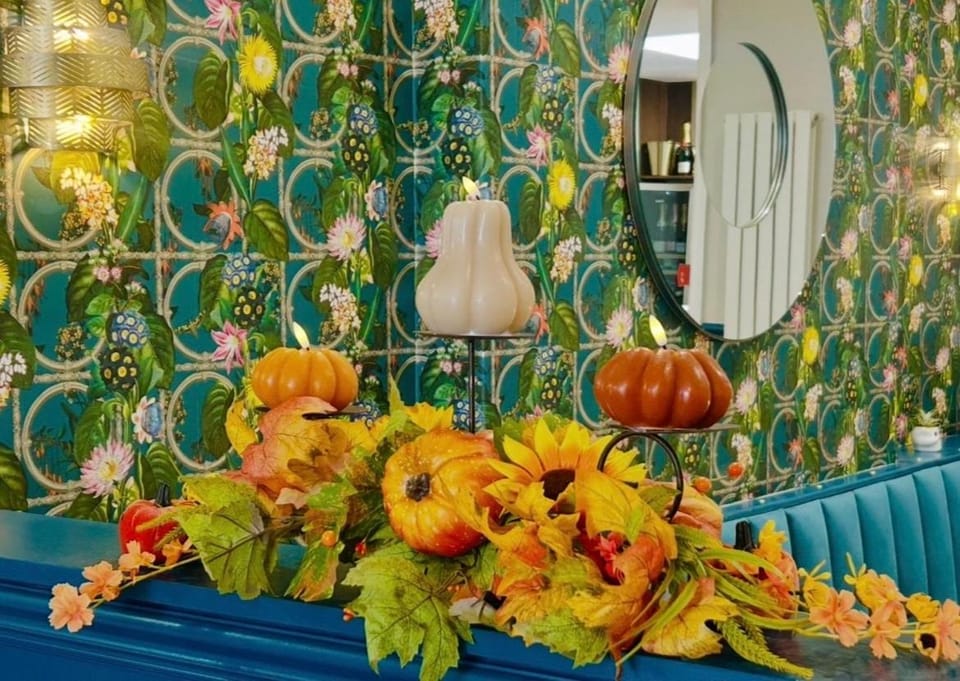 Decorative detail, Seating area