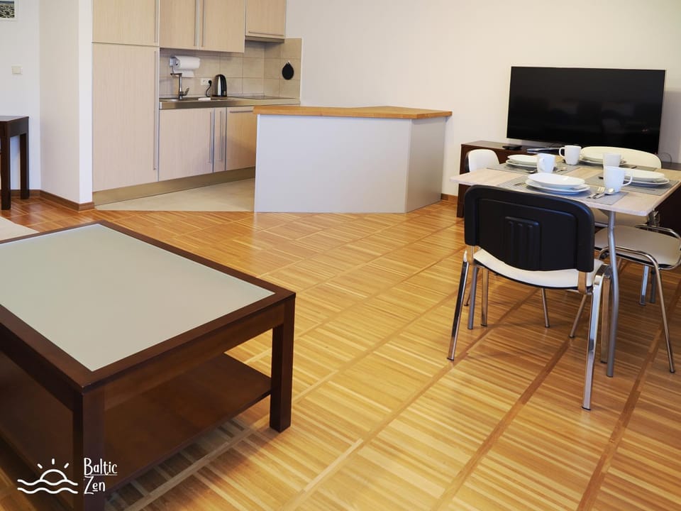 Kitchen or kitchenette, Seating area