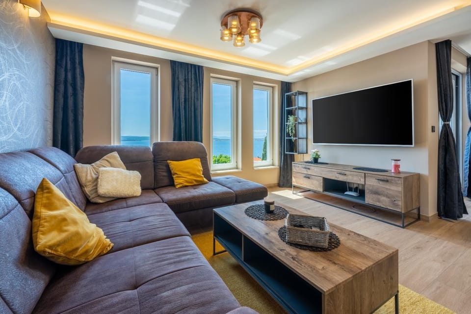 TV and multimedia, Living room, Seating area