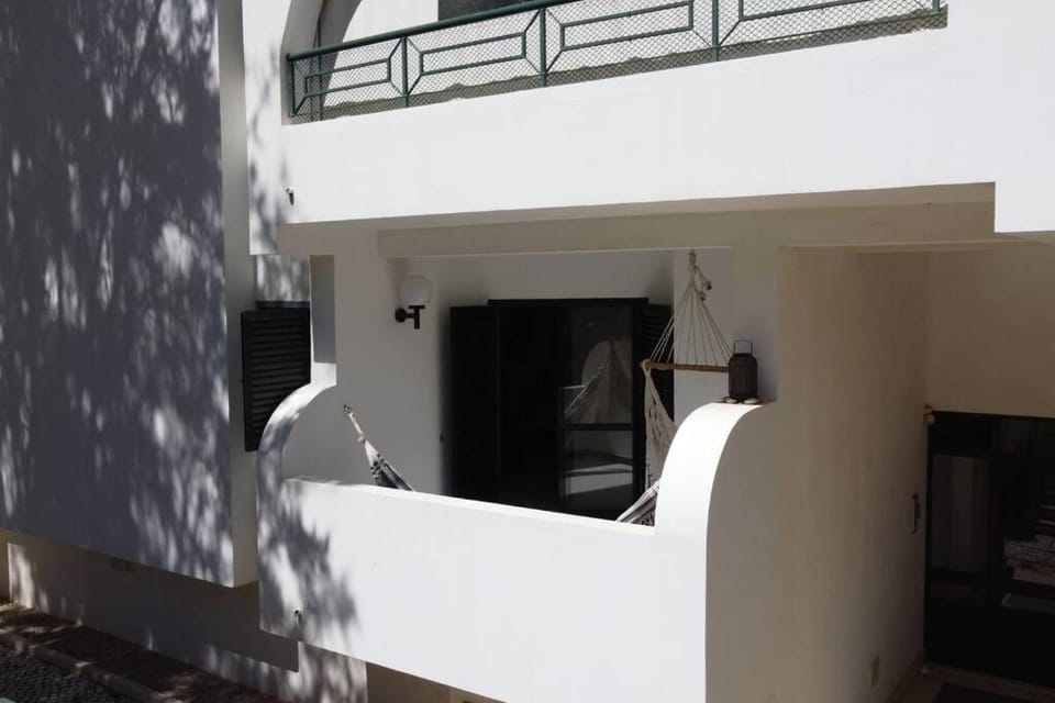 Charming Beachside Apartment- The Perfect Getaway! Apartment in Guia