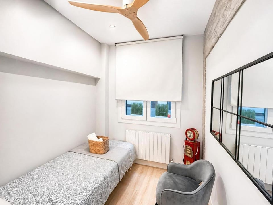 Bed, View (from property/room), Photo of the whole room, Bedroom