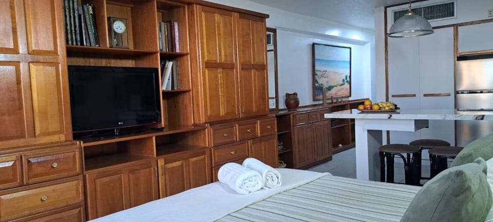 Bed, Living room, Photo of the whole room, Bedroom, wardrobe