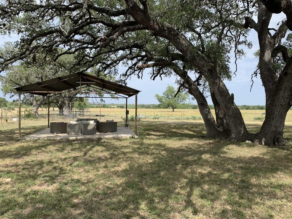 Mighty Oaks Retreat Bed and Breakfast in Texas