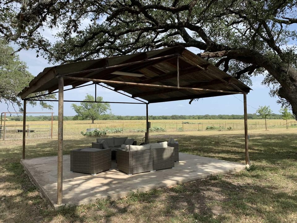 Mighty Oaks Retreat Bed and Breakfast in Texas