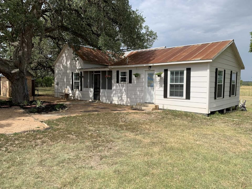 Mighty Oaks Retreat Bed and Breakfast in Texas