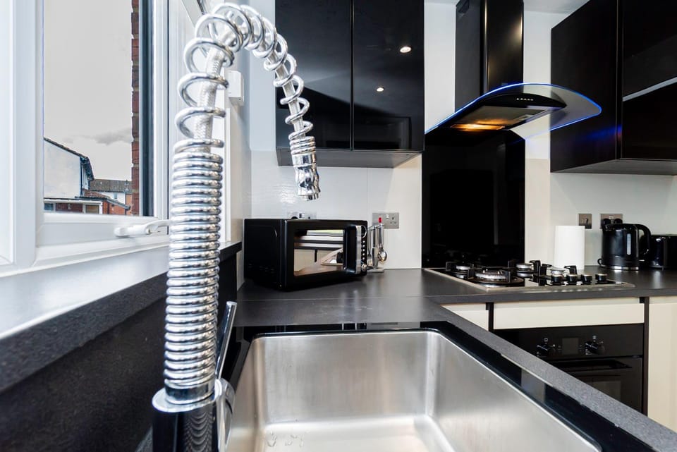 Kitchen or kitchenette, kitchen