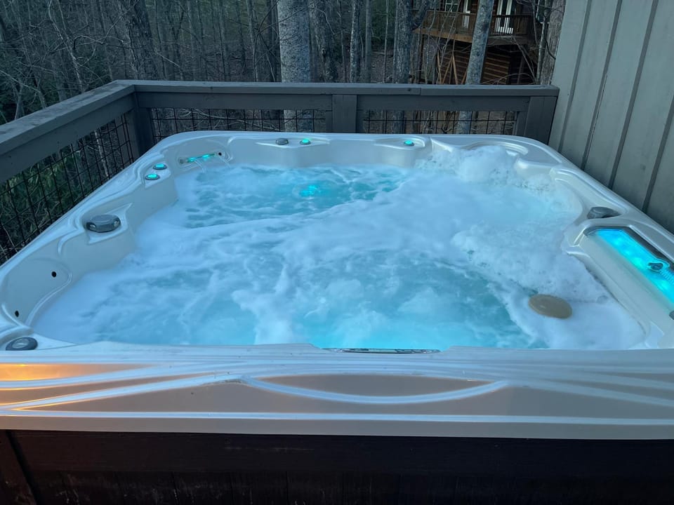 Baileys Mountain Retreat House in Pittman Center