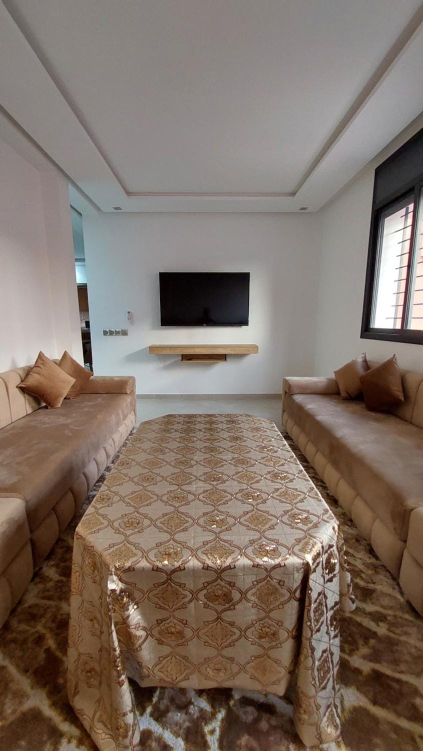 Living room, Seating area, Evening entertainment