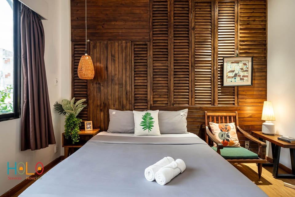 Bed, Seating area, Bedroom, towels