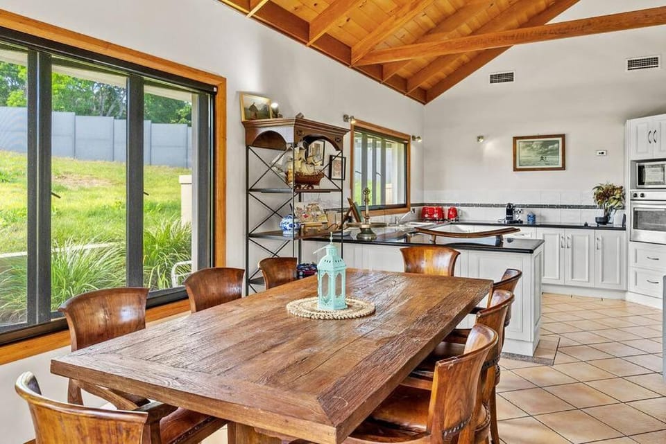 Ocean Breeze Villa House in Lennox Head