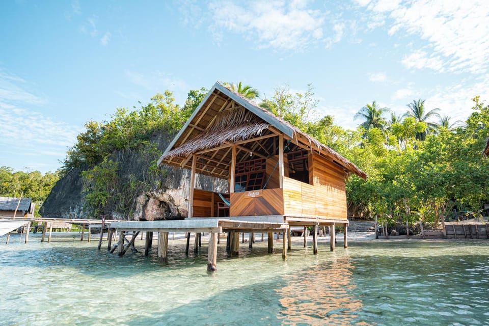 GAM BAY bungalow's Bed and Breakfast in Indonesia