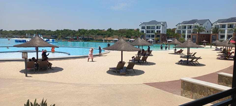 Swimming pool, sunbed