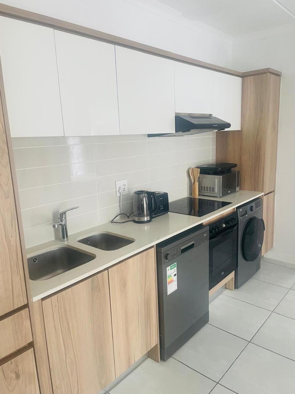 Kitchen or kitchenette, dryer