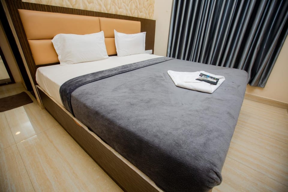 THE PARK AVENUE HOTEL - Business Class Hotel Near Central Railway Station Chennai Periyamet Nature lodge in Chennai