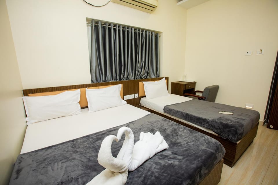 THE PARK AVENUE HOTEL - Business Class Hotel Near Central Railway Station Chennai Periyamet Nature lodge in Chennai
