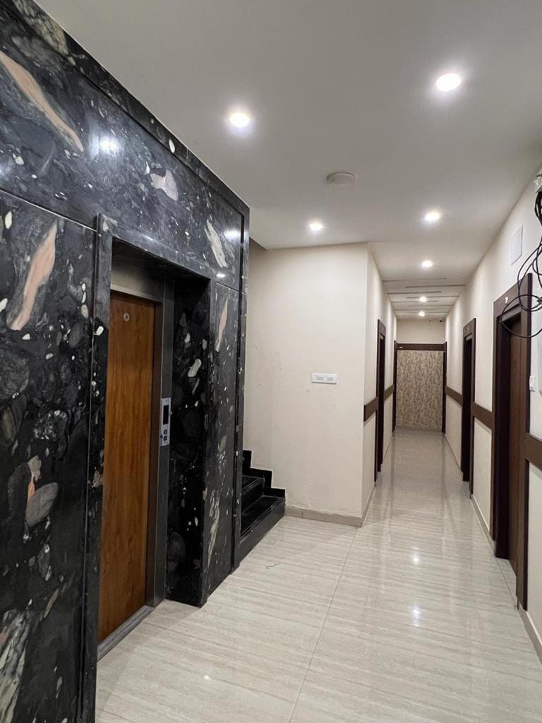 THE PARK AVENUE HOTEL - Business Class Hotel Near Central Railway Station Chennai Periyamet Nature lodge in Chennai