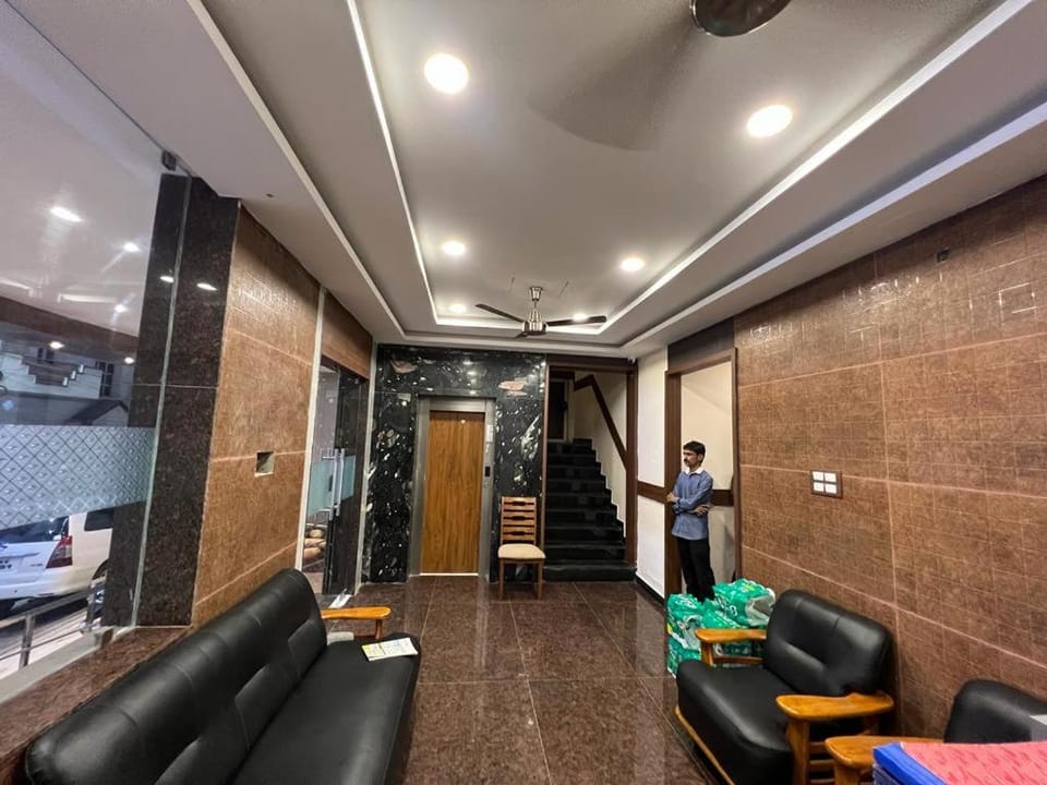 THE PARK AVENUE HOTEL - Business Class Hotel Near Central Railway Station Chennai Periyamet Nature lodge in Chennai