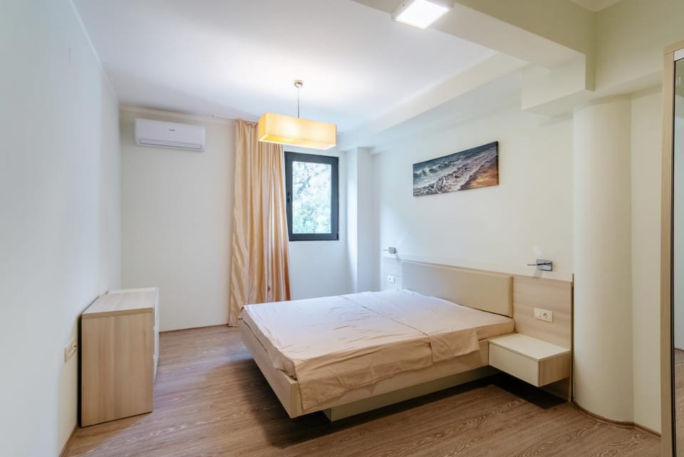 Bed, Bedroom, air conditioner