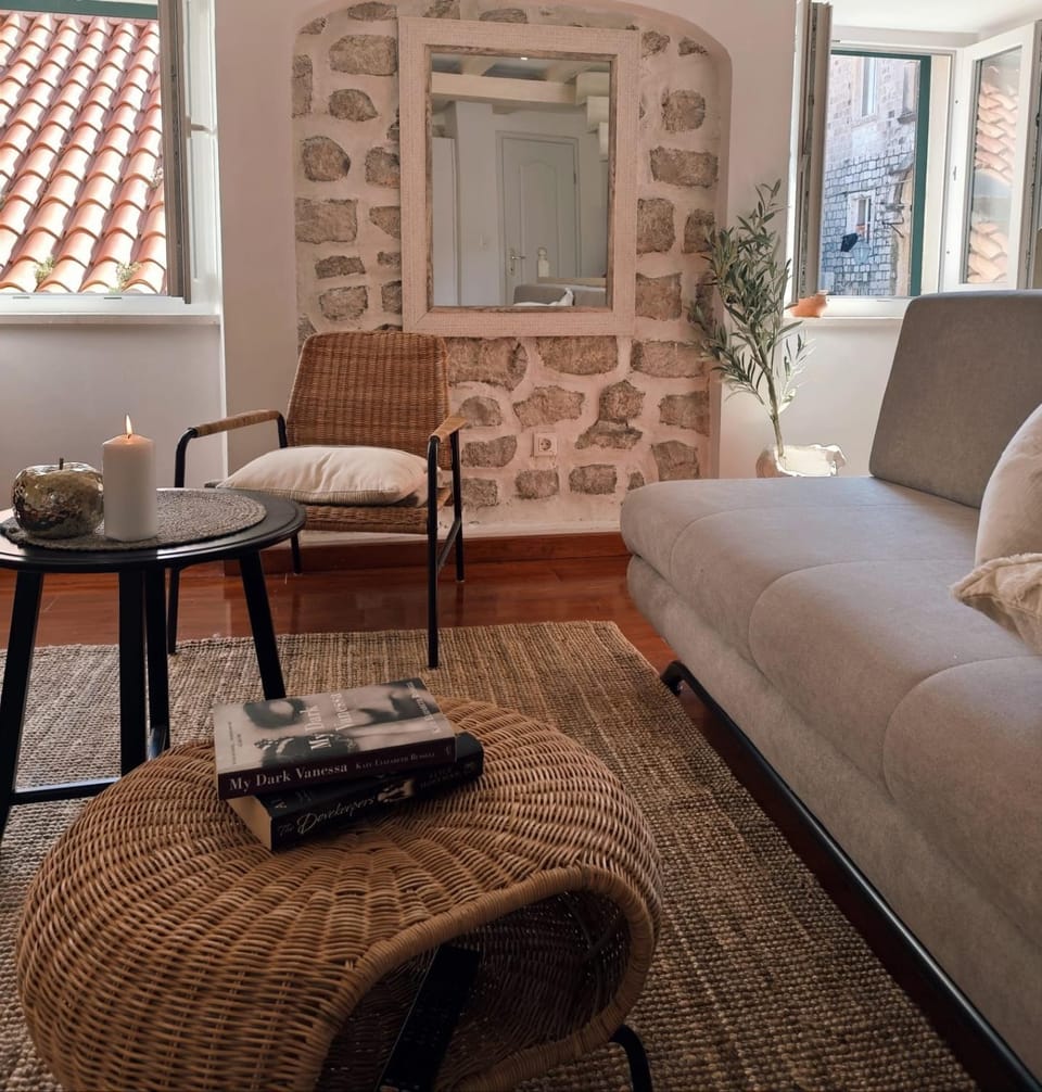 Hidden Stone House Apartment in Dubrovnik
