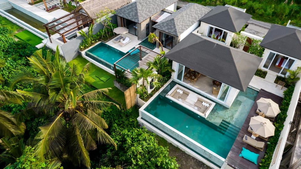 Property building, Pool view, Swimming pool, sunbed