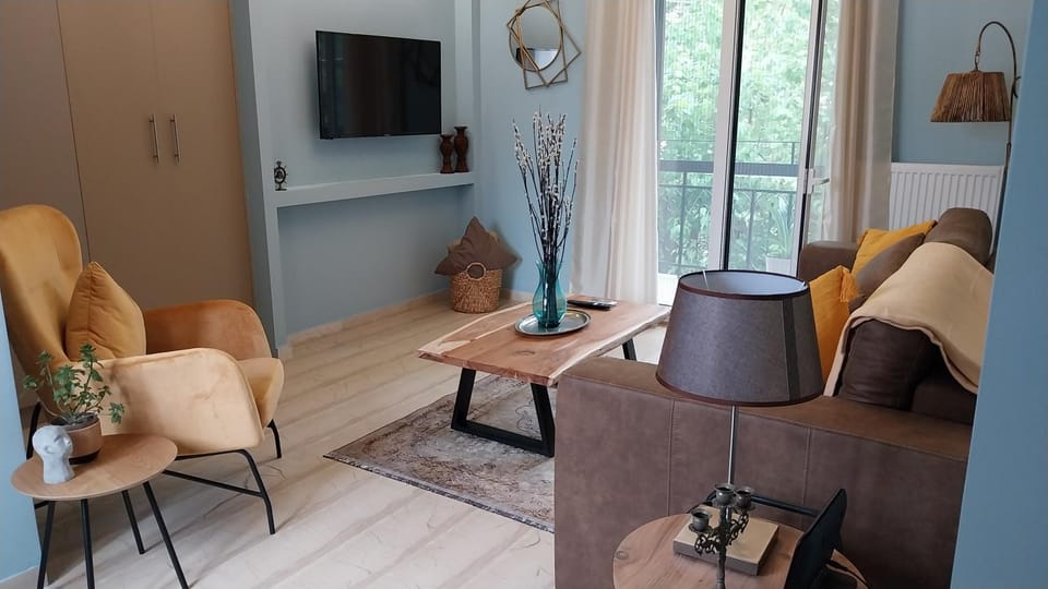TV and multimedia, Balcony/Terrace, Living room, Seating area, air conditioner